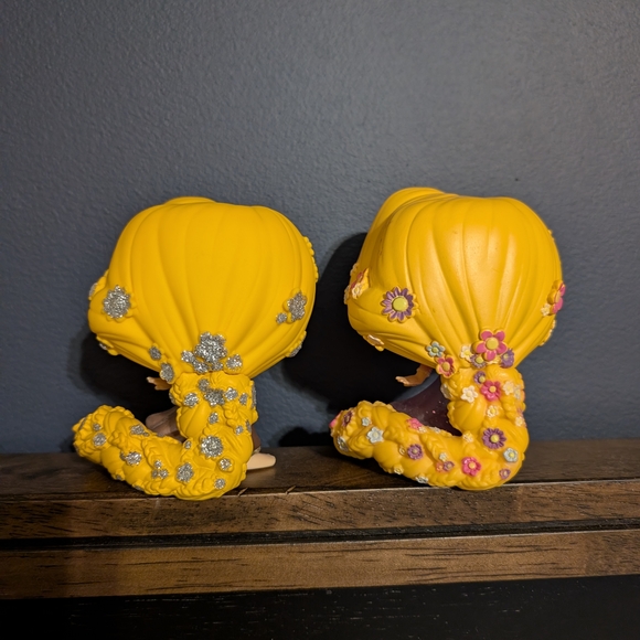 2 Rapunzel Funko Pop Figures - Picture 3 of 3
